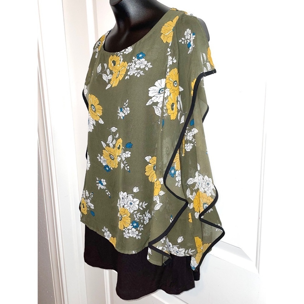 Green blouse - Picture 2 of 4